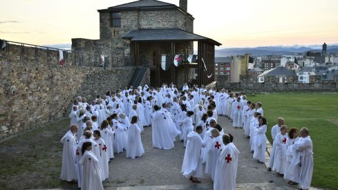 Ordenación de nuevos caballeros de la Noche Templaria Ordenación de nuevos caballeros de la Noche Templaria