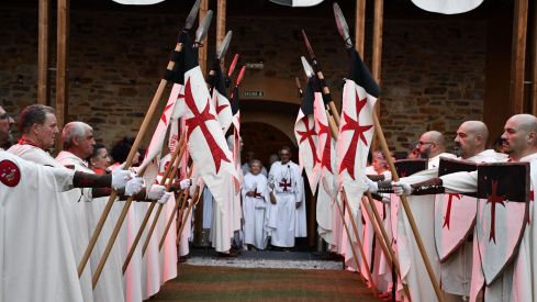 Ordenación de nuevos caballeros de la Noche Templaria