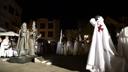 Ofrenda en la Noche Templaria Ofrenda en la Noche Templaria