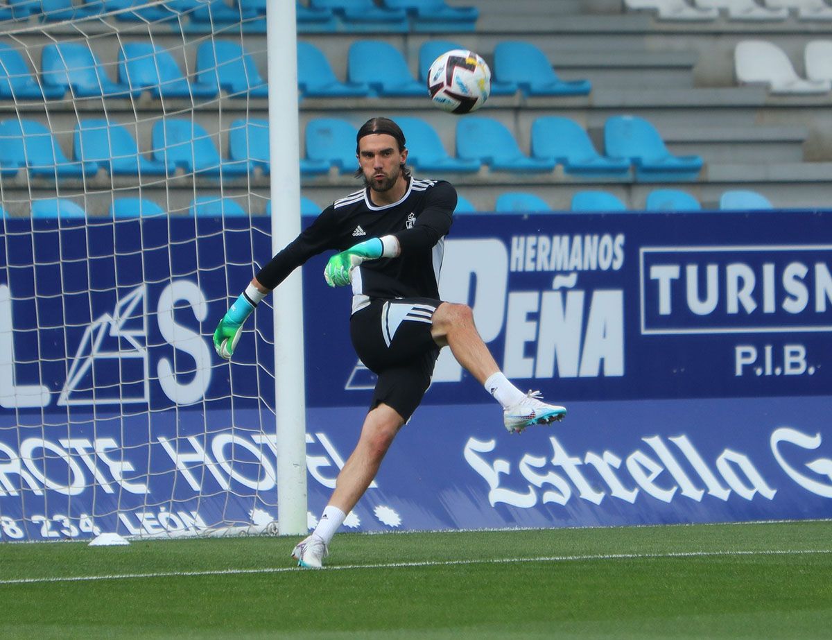 El ya ex jugador de la Ponferradina San Román El ya ex jugador de la Ponferradina San Román