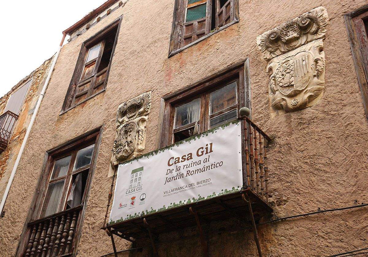 Casa de Gil y Carrasco Casa de Gil y Carrasco