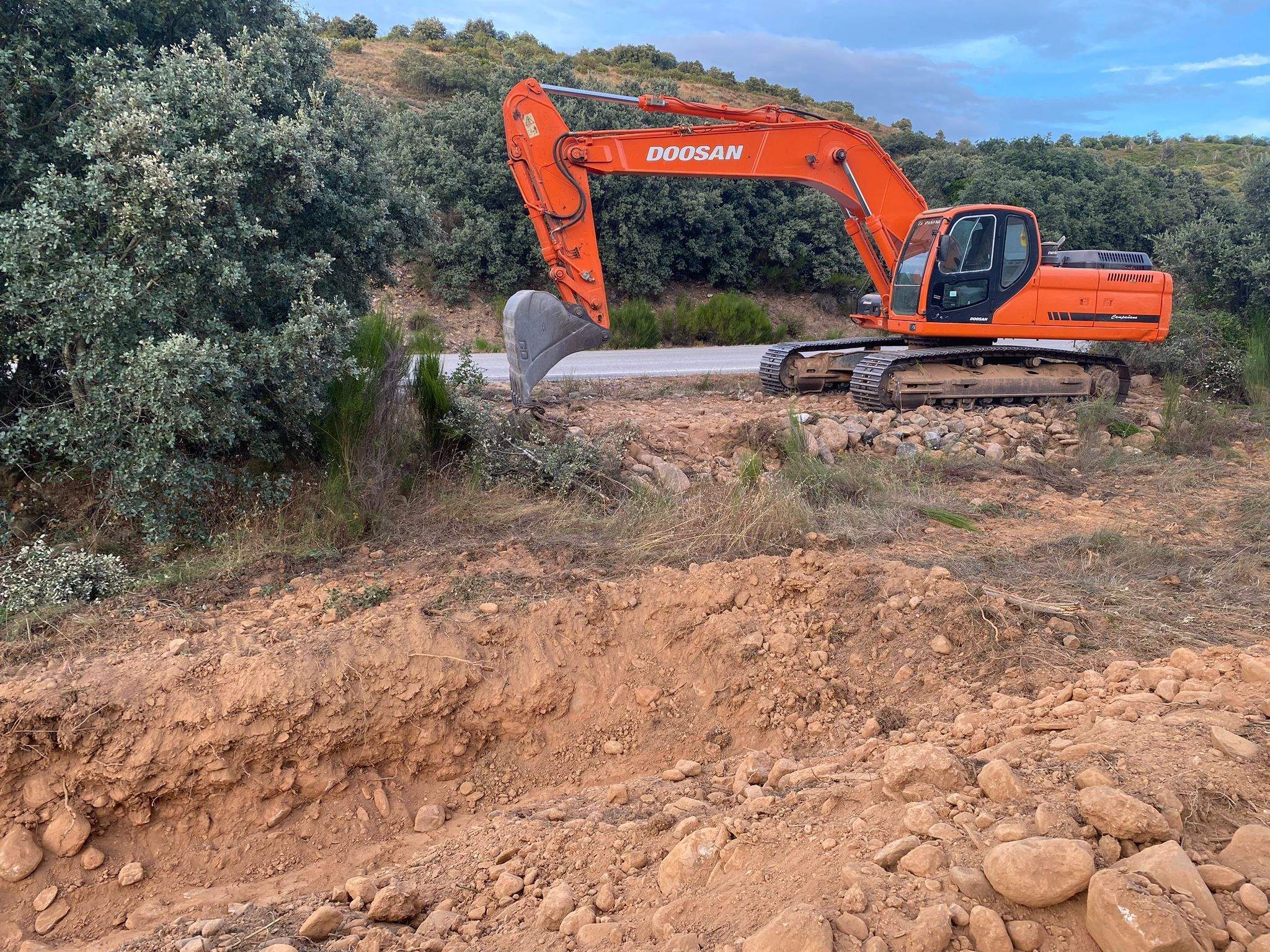 Obras del nuevo depósito de agua en Carucedo (1)