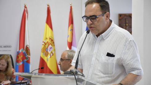 Pleno de constitución del Consejo del Bierzo y elección de Olegario Ramón como presidente
