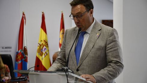 Pleno de constitución del Consejo del Bierzo y elección de Olegario Ramón como presidente