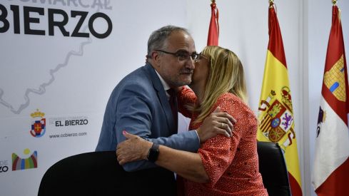 Pleno de constitución del Consejo del Bierzo y elección de Olegario Ramón como presidente