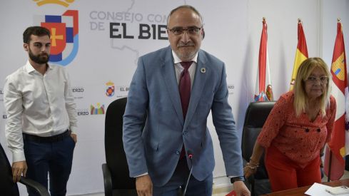 Pleno de constitución del Consejo del Bierzo y elección de Olegario Ramón como presidente