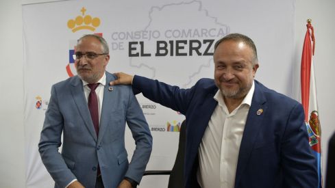 Pleno de constitución del Consejo del Bierzo y elección de Olegario Ramón como presidente