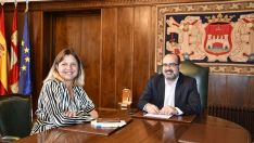 El alcalde de Ponferrada, Marco Morala, en una reunión con Yasodhara López, directora de CIUDEN.