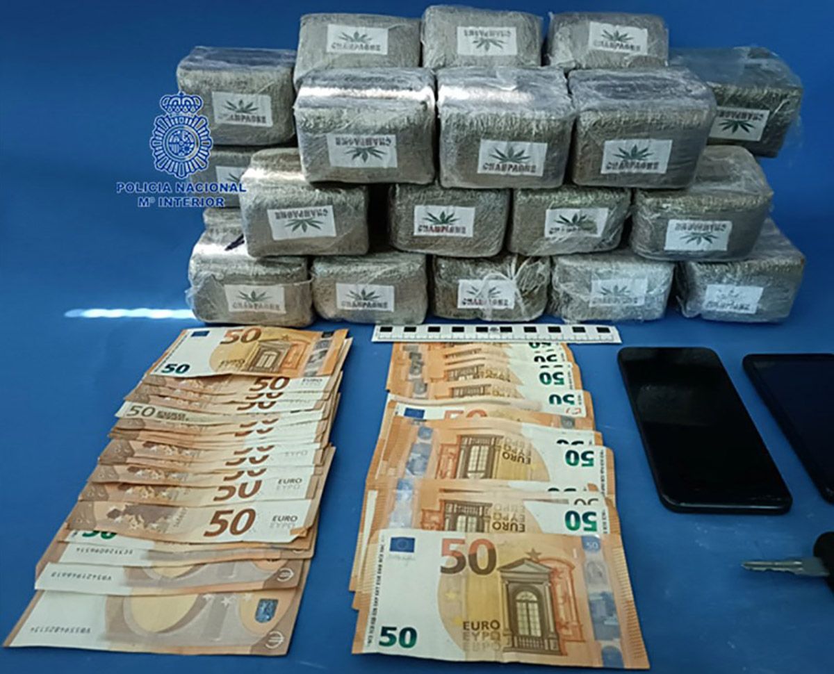 La Policía Nacional detiene a dos personas por tráfico de drogas en Ponferrada