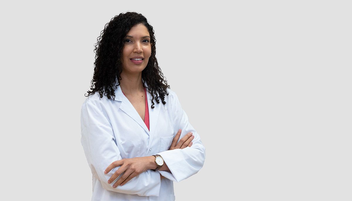 La Dra. Xenia Mota, especialista del servicio de Otorrinolaringología de Clínica Ponferrada