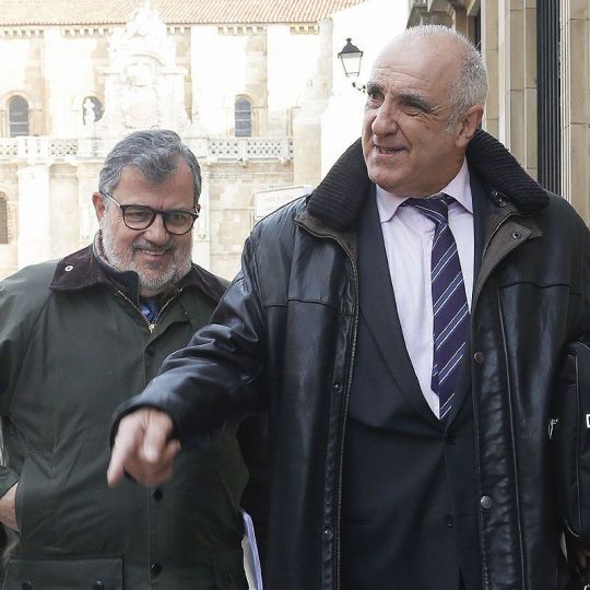 Victorino Alonso en su llegada a la Audiencia Provincial de León
