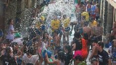 Imagen de la fiesta del agua en Molinaseca Imagen de la fiesta del agua en Molinaseca