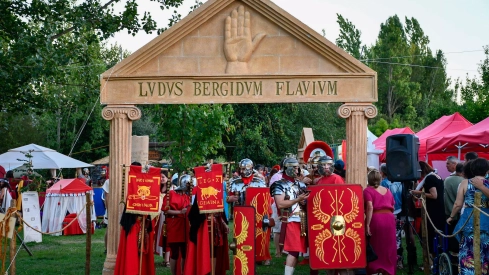 DESFILE LUDUS BERGIDUM DESFILE LUDUS BERGIDUM