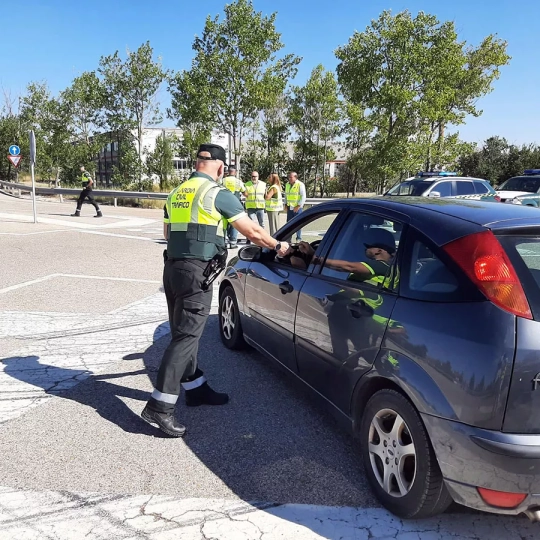 La Guardia Civil de Tráfico realizará en Castilla y León 1.600 controles de alcohol y drogas hasta el próximo domingo La Guardia Civil de Tráfico realizará en Castilla y León 1.600 controles de alcohol y drogas hasta el próximo domingo