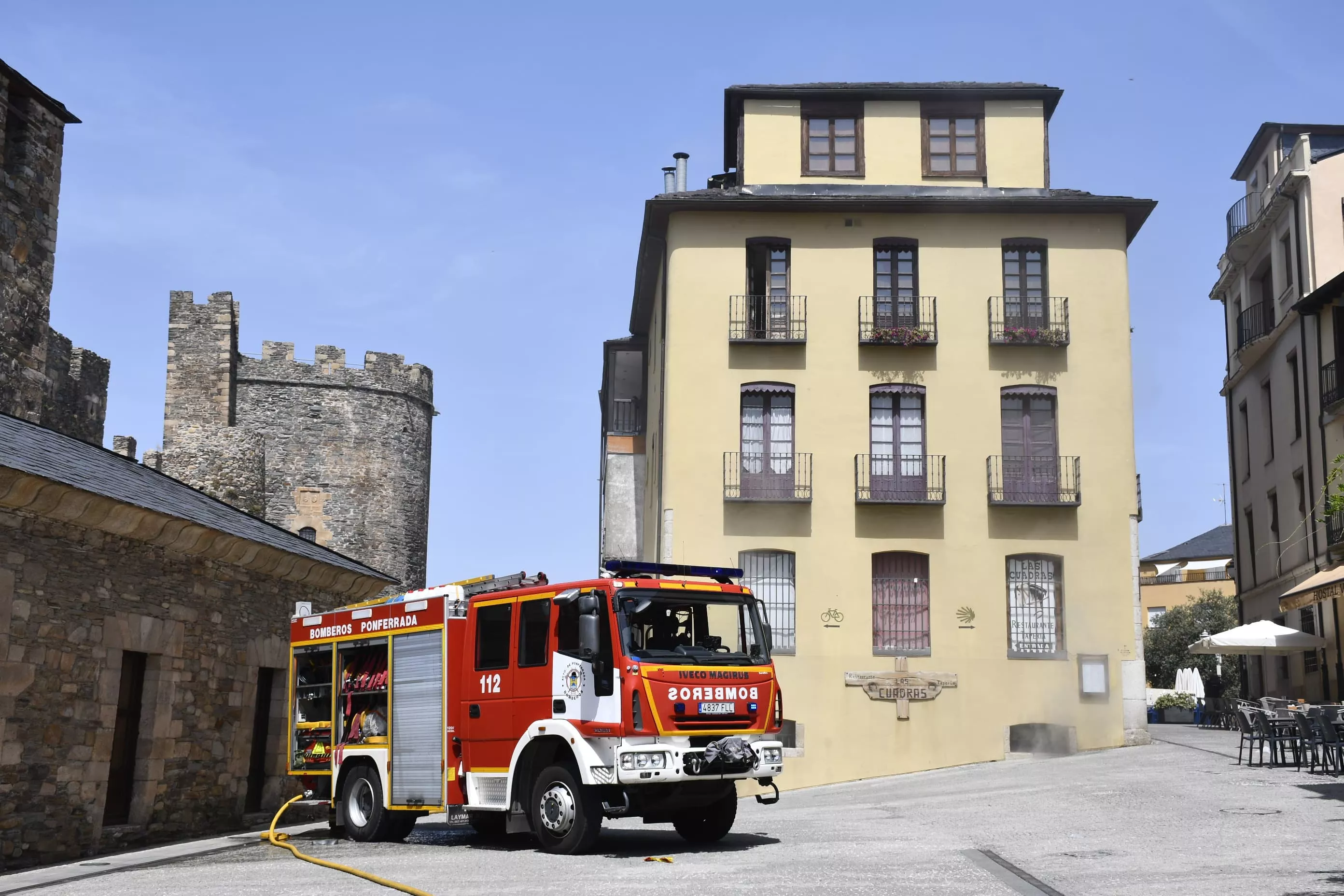 Incendio en la cocina del restaurante de Las Cuadras de Ponferrada (1) Incendio en la cocina del restaurante de Las Cuadras de Ponferrada (1)