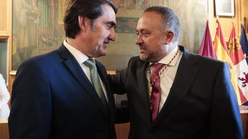 Suarez Quiñones y Álvarez Courel tras el pleno formación de la nueva Diputación de León