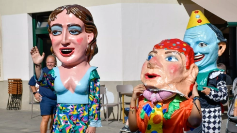 El desfile de gigantes y cabezudos de este 2023 El desfile de gigantes y cabezudos de este 2023