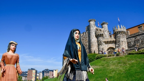 El desfile de gigantes y cabezudos de este 2023 El desfile de gigantes y cabezudos de este 2023