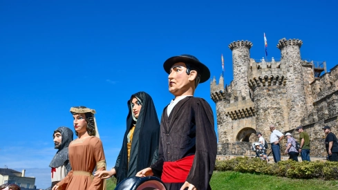 El desfile de gigantes y cabezudos de este 2023 El desfile de gigantes y cabezudos de este 2023