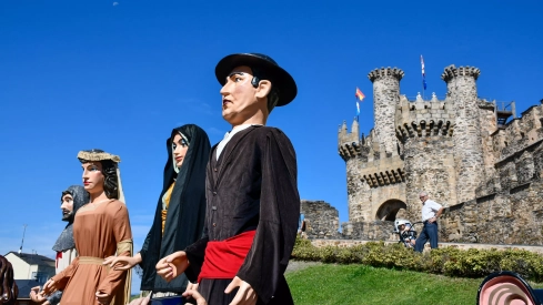 El desfile de gigantes y cabezudos de este 2023 El desfile de gigantes y cabezudos de este 2023