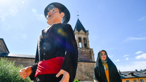 El desfile de gigantes y cabezudos de este 2023 El desfile de gigantes y cabezudos de este 2023