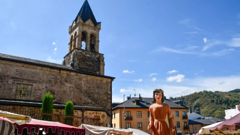 El desfile de gigantes y cabezudos de este 2023 El desfile de gigantes y cabezudos de este 2023