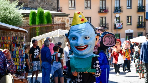 El desfile de gigantes y cabezudos de este 2023 El desfile de gigantes y cabezudos de este 2023