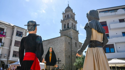 El desfile de gigantes y cabezudos de este 2023 El desfile de gigantes y cabezudos de este 2023