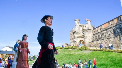 El desfile de gigantes y cabezudos de este 2023 El desfile de gigantes y cabezudos de este 2023