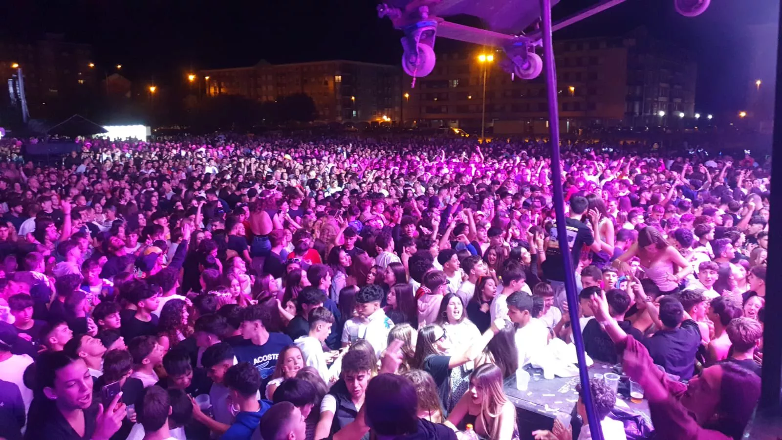 F5VHWBrWoAABRiP F5VHWBrWoAABRiP