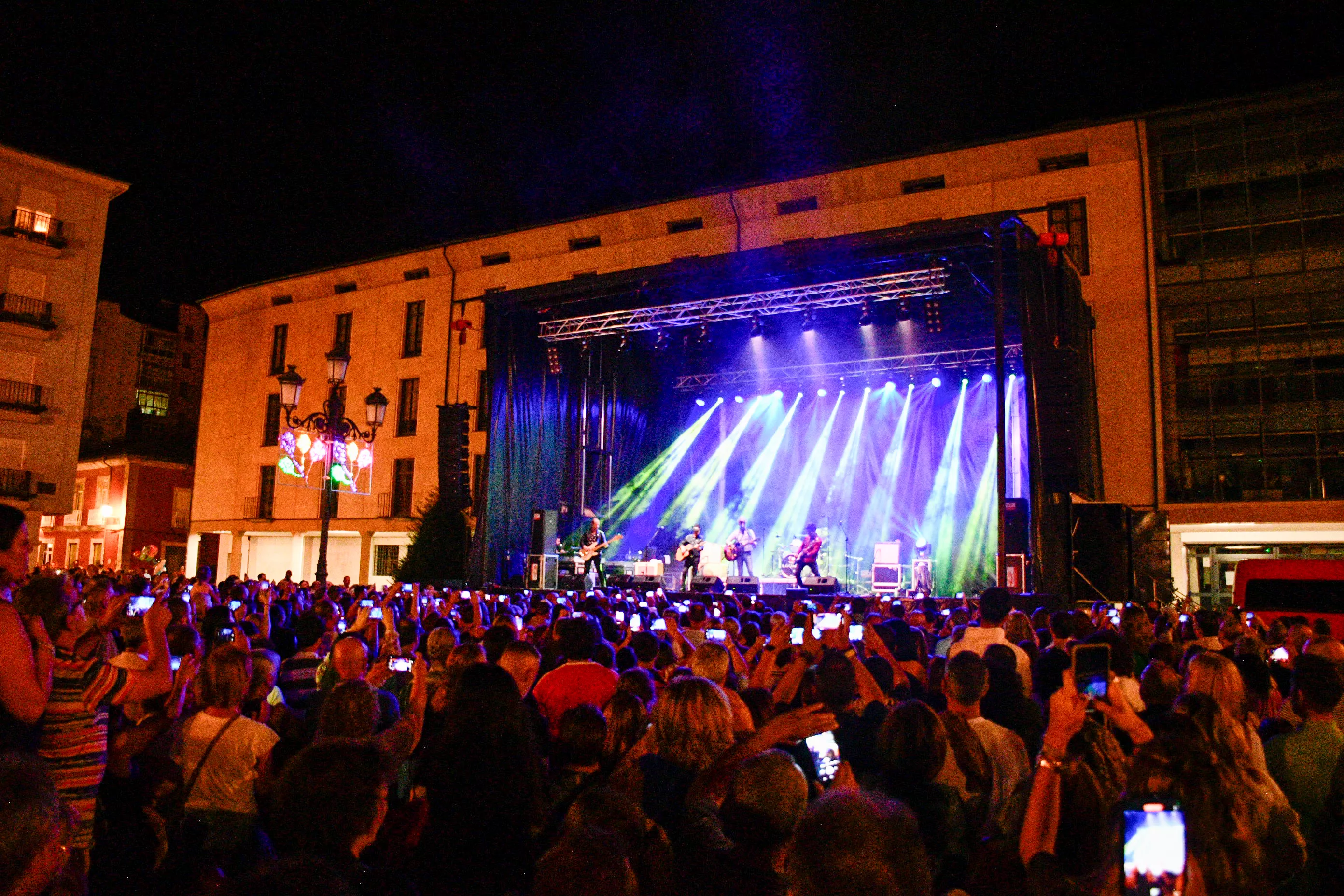 Concierto de La Guardia en las Fiestas de la Encina de Ponferrada Concierto de La Guardia en las Fiestas de la Encina de Ponferrada