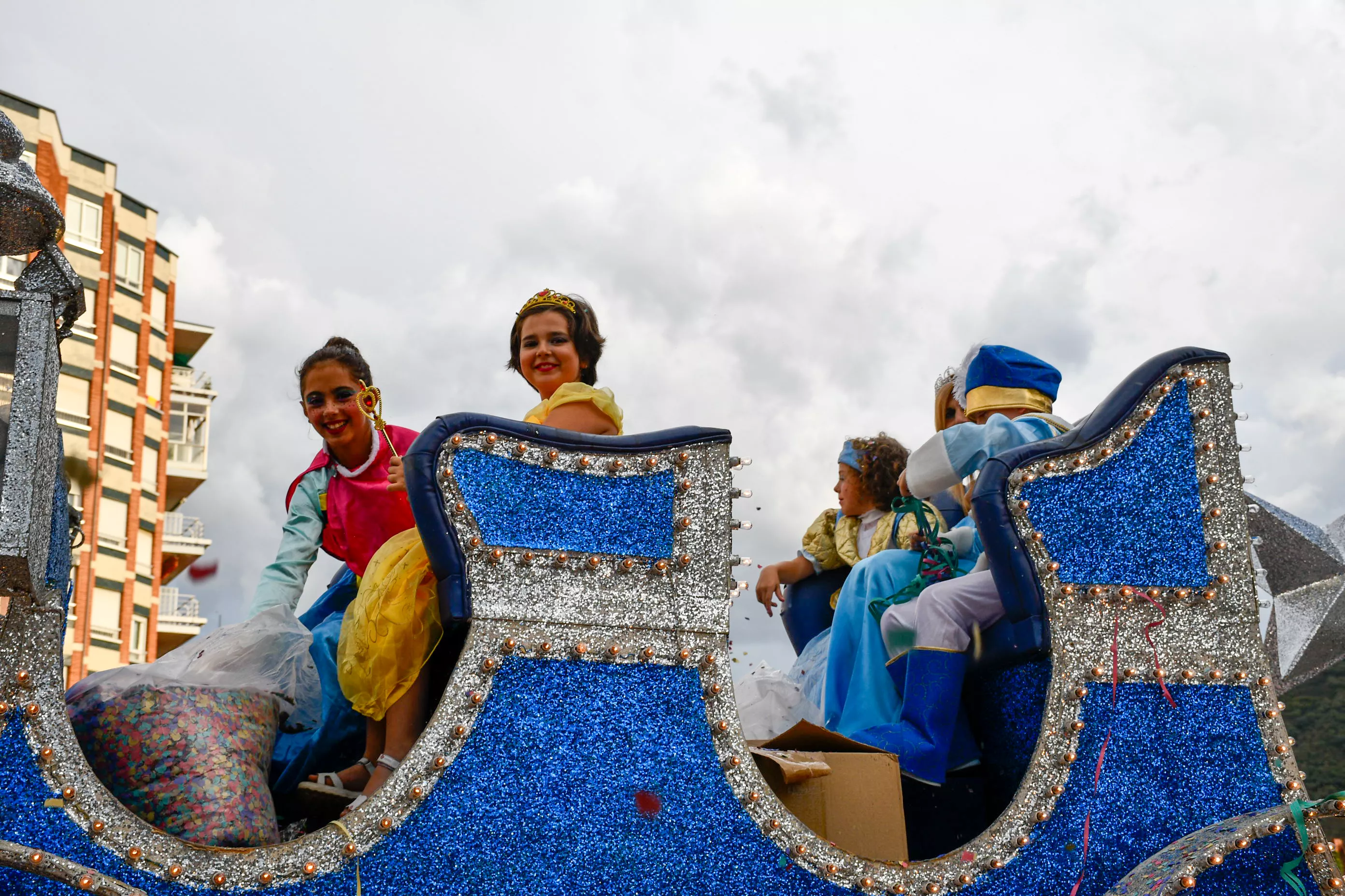 Desfile de las carrozas de La Encina en Ponferrada