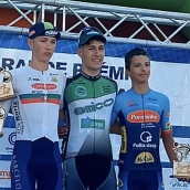 Imagen de Adrián Prieto en el podio del XXIII Gran Premio Alves Barbosa