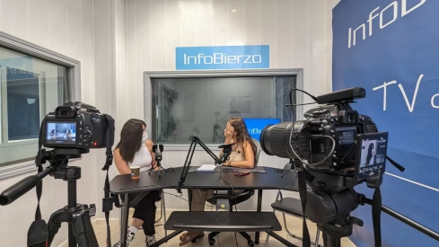 Sara y Adrián (1) Sara y Adrián (1)