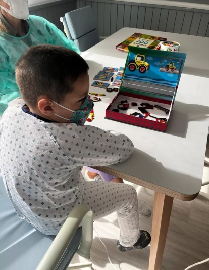 Adrián Prada, un niño de Toreno con leucemia. Foto cedida a InfoBierzo por la familia Adrián Prada, un niño de Toreno con leucemia. Foto cedida a InfoBierzo por la familia