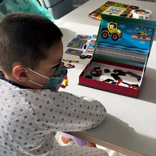 Adrián Prada, un niño de Toreno con leucemia. Foto cedida a InfoBierzo por la familia