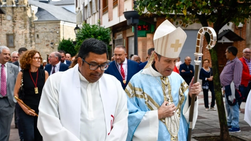  Tradicional procesión y comitiva de autoridades en el día del Cristín de Bembibre  (11)