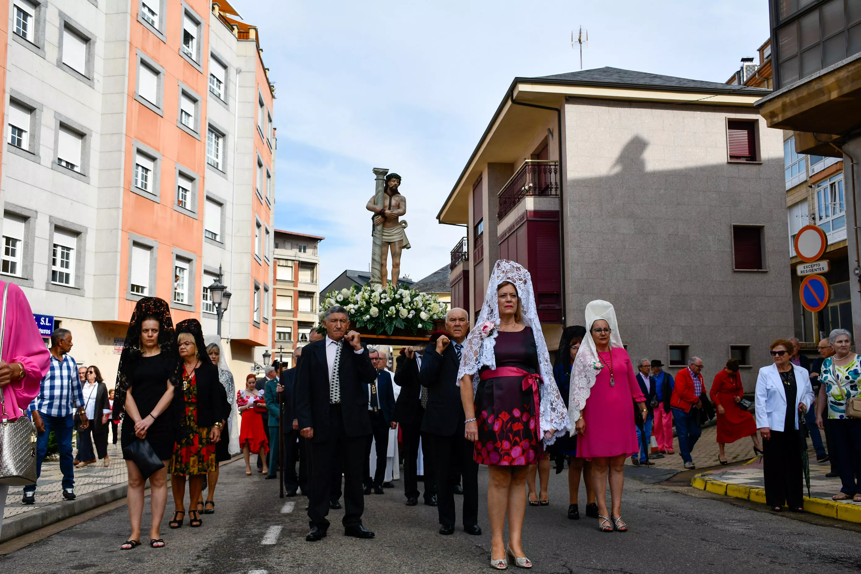  Tradicional procesión y comitiva de autoridades en el día del Cristín de Bembibre  (13)