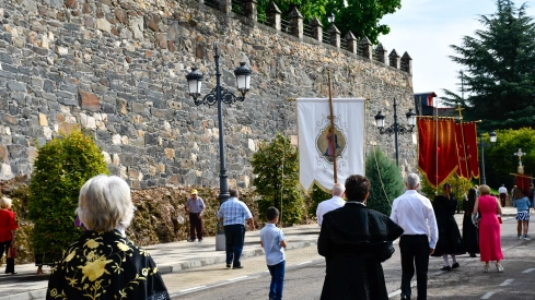  Tradicional procesión y comitiva de autoridades en el día del Cristín de Bembibre  (16)