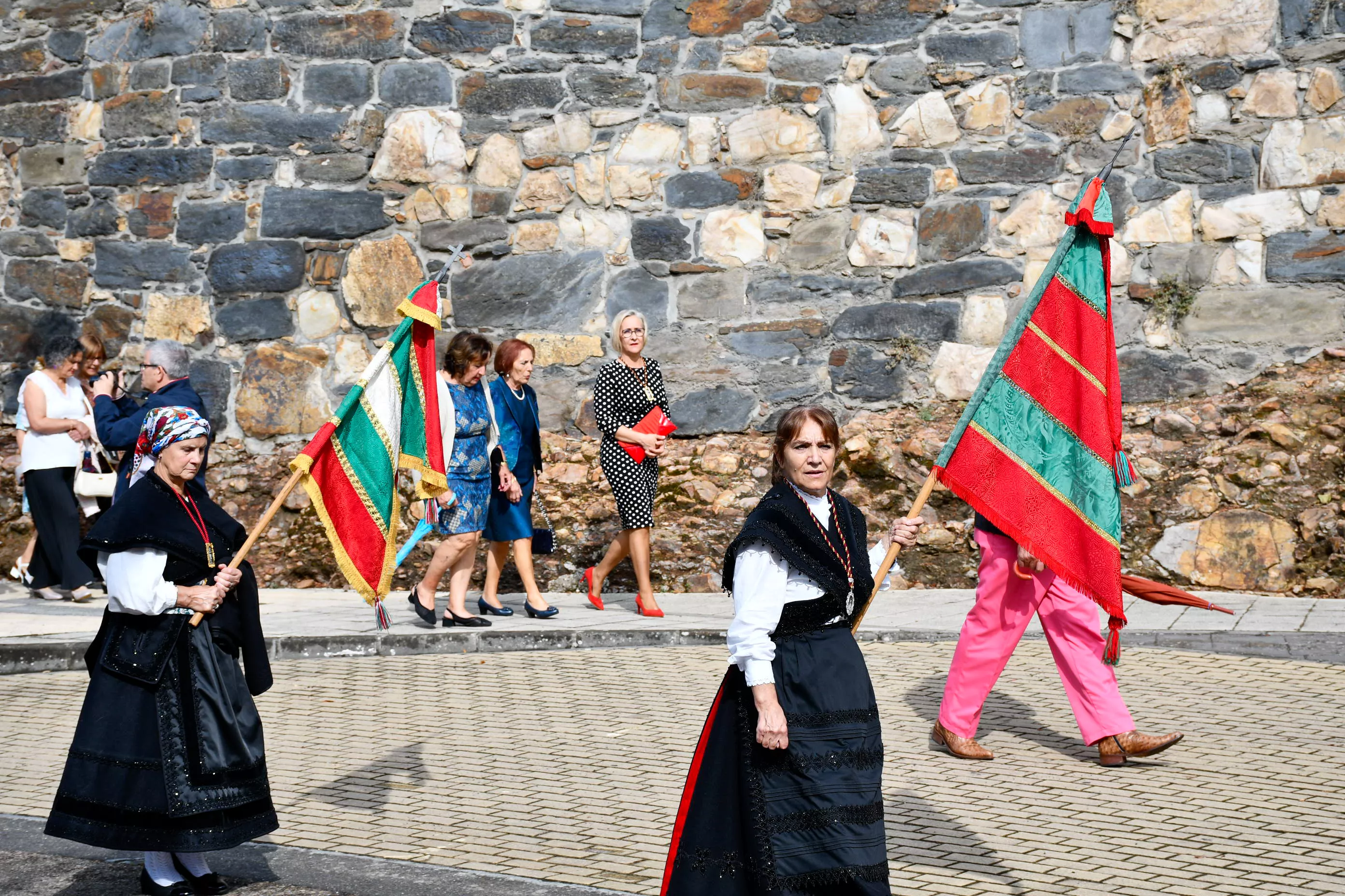 Tradicional procesión y comitiva de autoridades en el día del Cristín de Bembibre  (19)