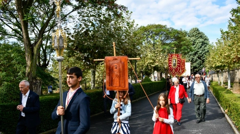  Tradicional procesión y comitiva de autoridades en el día del Cristín de Bembibre  (24)