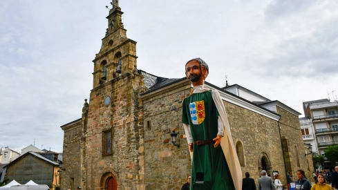  Tradicional procesión y comitiva de autoridades en el día del Cristín de Bembibre  (30)