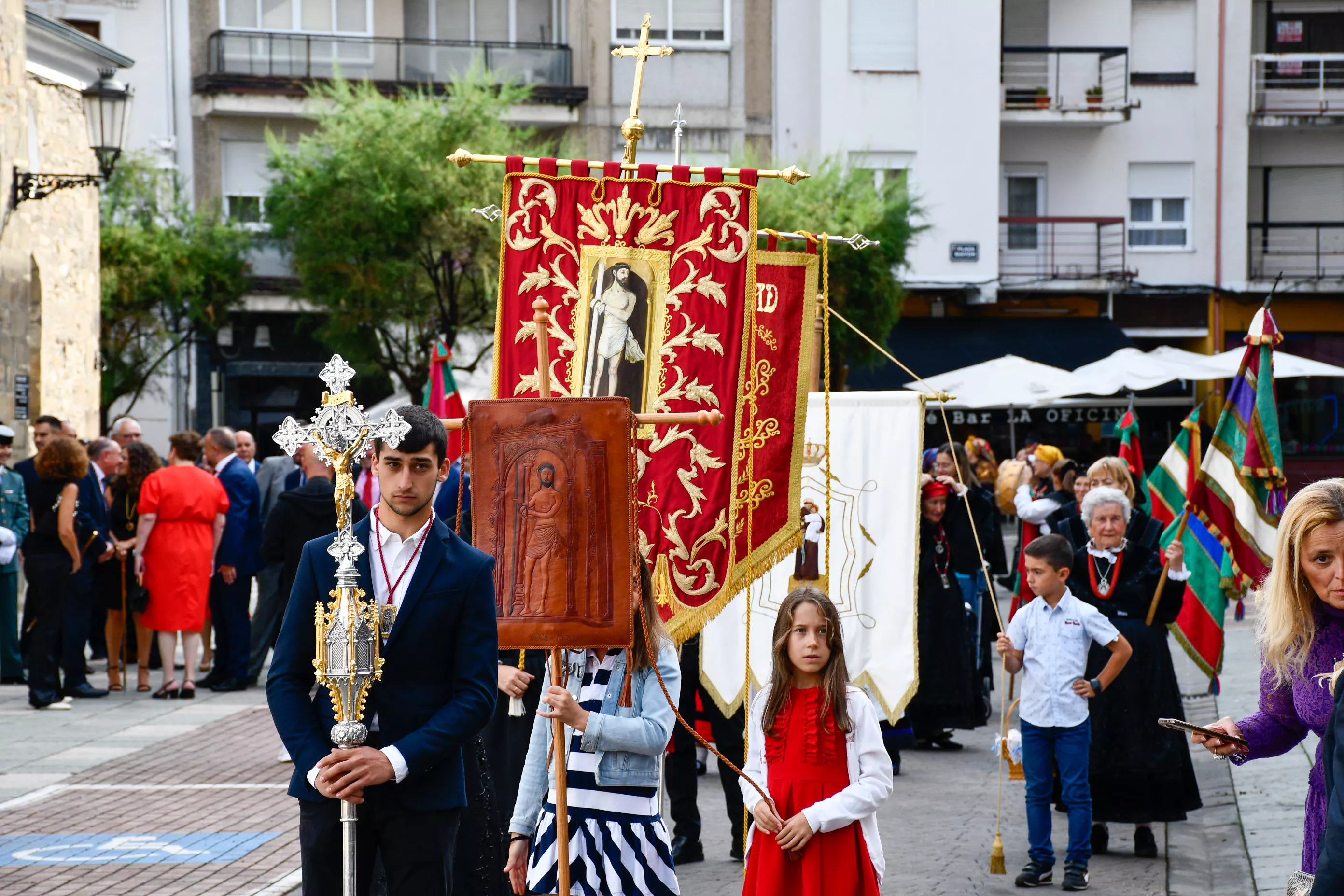 Tradicional procesión y comitiva de autoridades en el día del Cristín de Bembibre  (33)