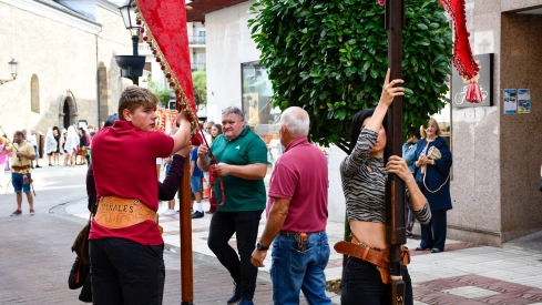  Tradicional procesión y comitiva de autoridades en el día del Cristín de Bembibre  (34)