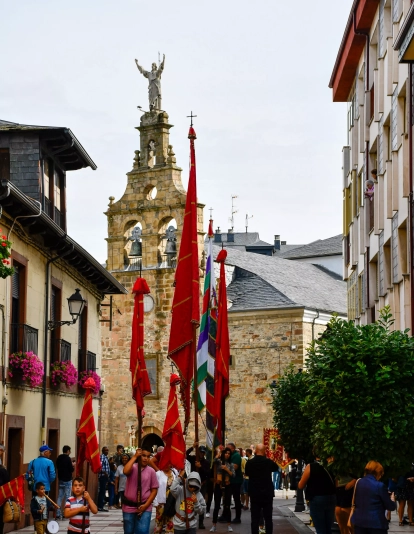  Tradicional procesión y comitiva de autoridades en el día del Cristín de Bembibre  (38)