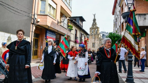  Tradicional procesión y comitiva de autoridades en el día del Cristín de Bembibre  (40)