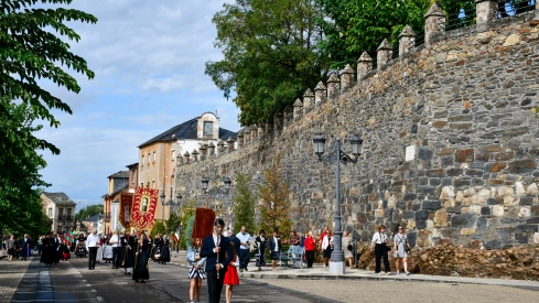  Tradicional procesión y comitiva de autoridades en el día del Cristín de Bembibre  (53)