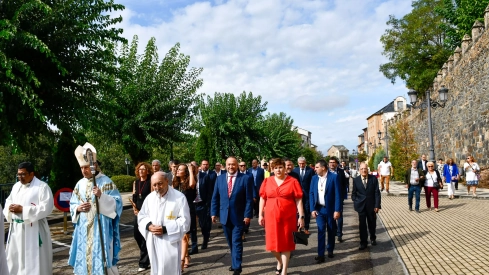  Tradicional procesión y comitiva de autoridades en el día del Cristín de Bembibre  (56)