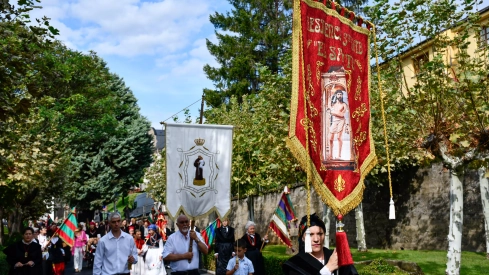  Tradicional procesión y comitiva de autoridades en el día del Cristín de Bembibre  (61)