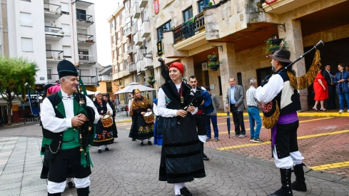  Tradicional procesión y comitiva de autoridades en el día del Cristín de Bembibre  (76)